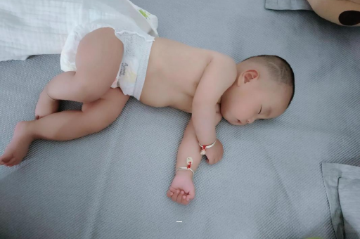 双峰孕妇肚脐周围发青